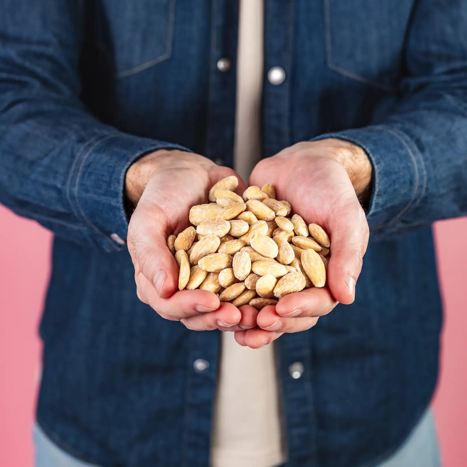 Mandle jádra pražená solená, 23-25 VELKÁ