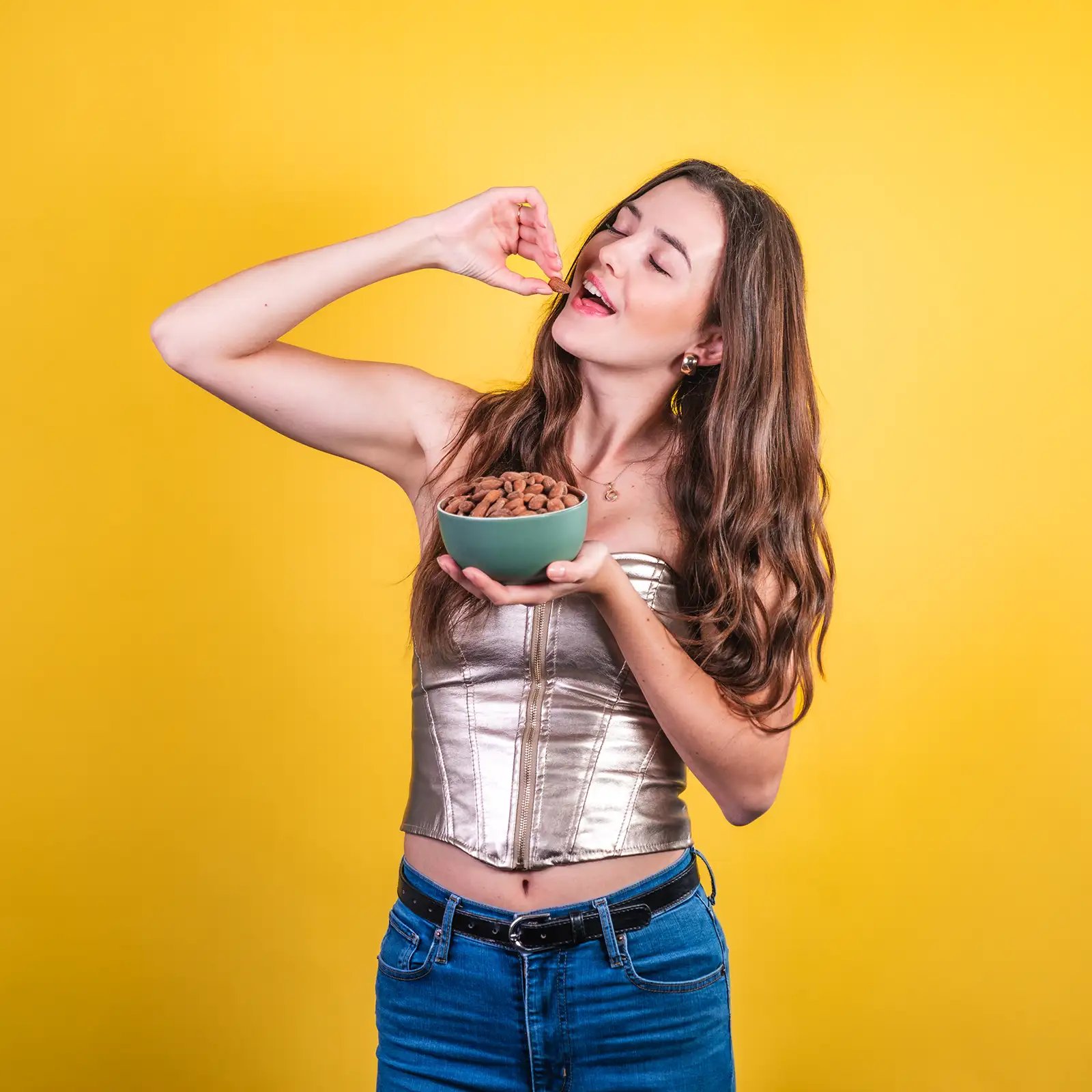 Mandle jádra pražená UZENÁ, 23-25 VELKÁ