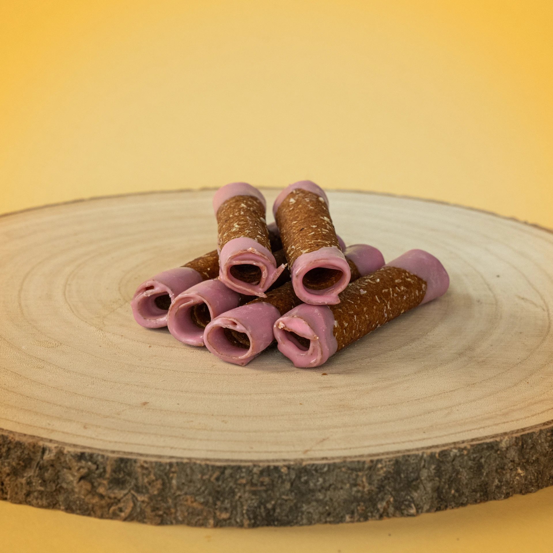 Jablečné trubičky máčené v JAHODOVÉM jogurtu dóza