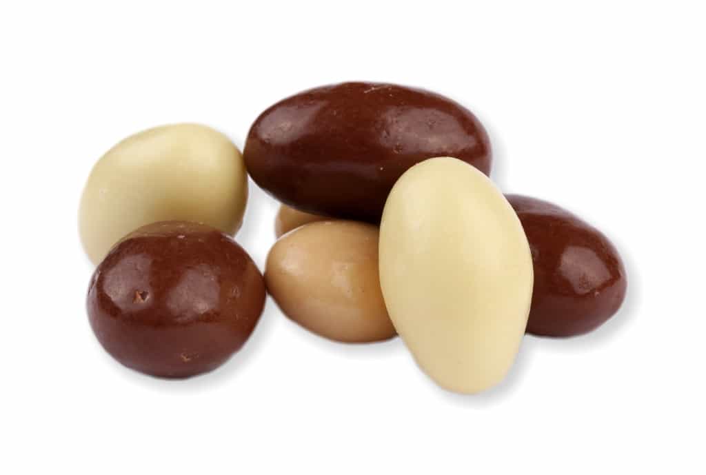 Mandle TŘÍBAREVNÉ (jogurt, karamel, mléčná čoko)