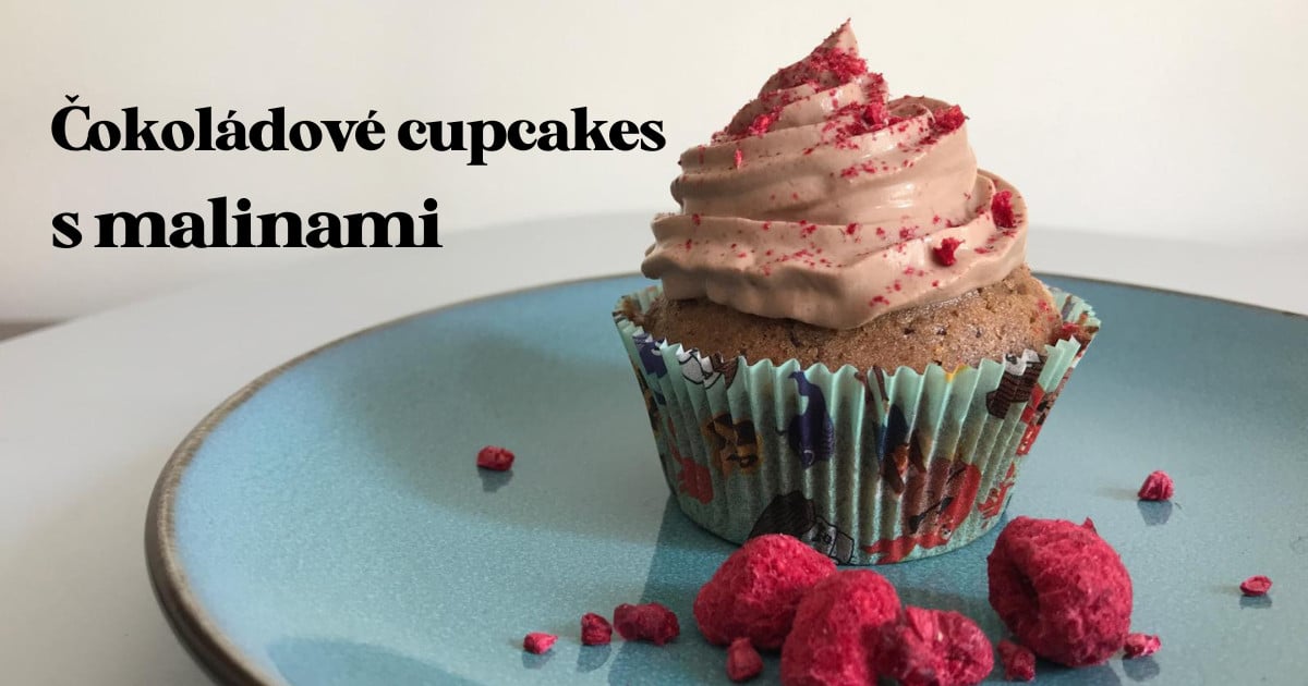 Recept: Vláčné čokoládové cupcakes s malinami