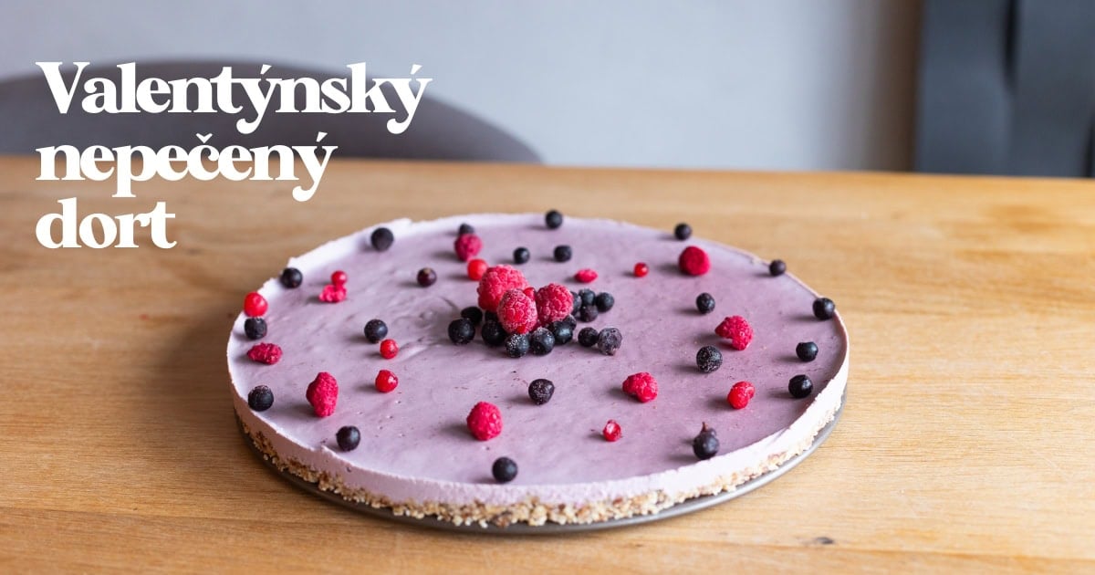 Nepečený malinový dort, na který stačí jen mixér