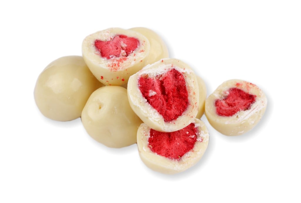 Lyofilizované jahody v jogurtové čokoládě 1 kg (mrazem sušené)