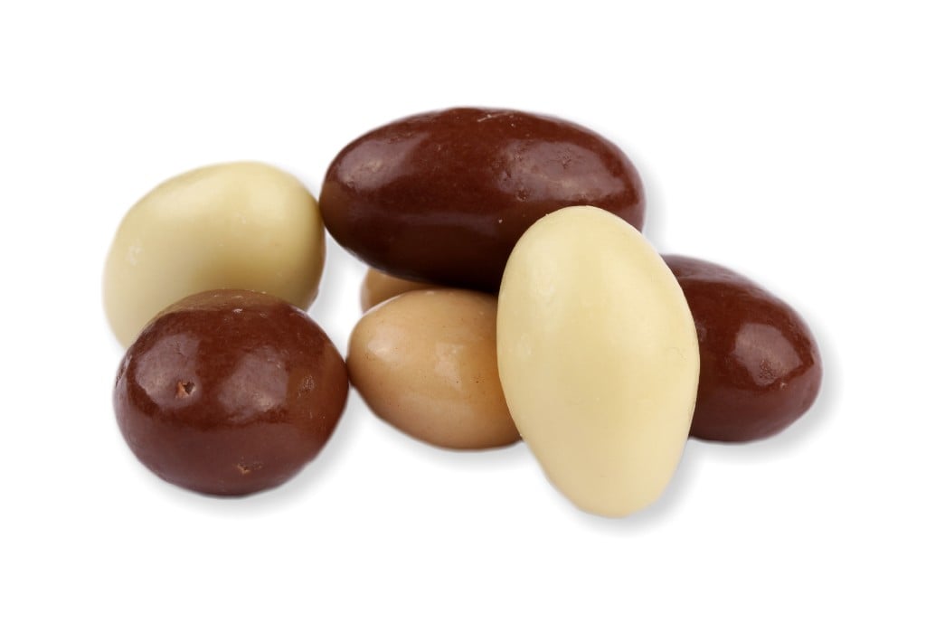 Mandle TŘÍBAREVNÉ (jogurt, karamel, mléčná čoko)