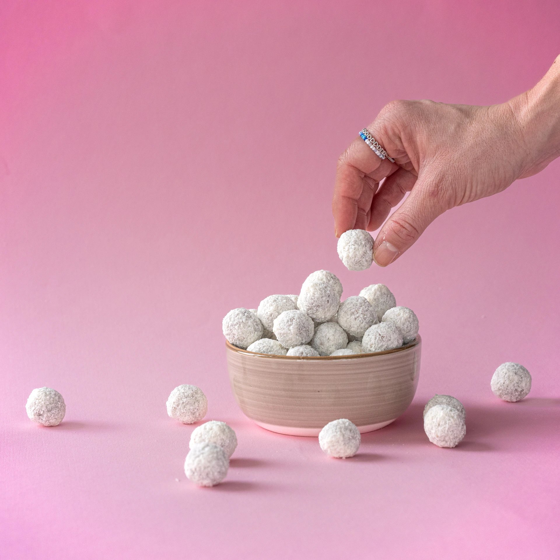 Jablečné kuličky s KOKOSOVOU polevou 